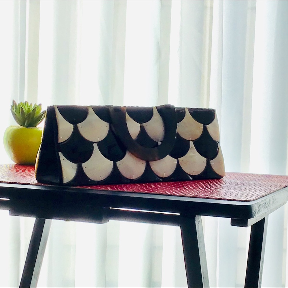 Ocean seashell clutch